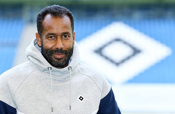 New HSV manager Daniel Thioune believes actions speak louder than words: "When you talk about goals, you don‘t reach your goal just by talking about it."