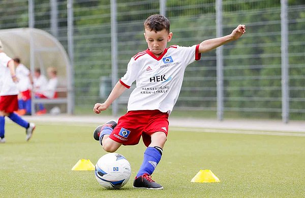Young HSV fans can take part in Leistungscamps to expand the skills learnt at their clubs.
