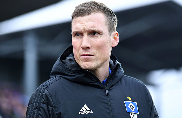Hannes Wolf war vor allem mit der Zweikampfführung seiner Schützlinge nicht einverstanden. Hannes Wolf in Kiel.