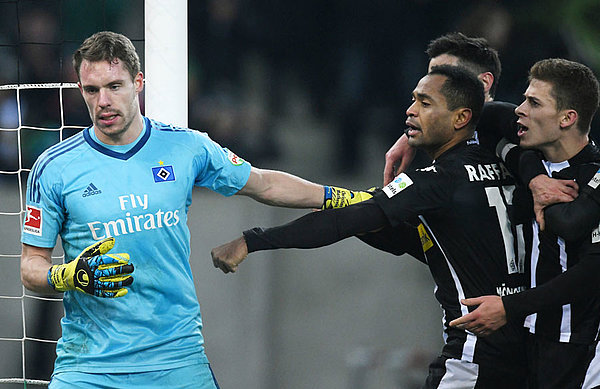 Christian Mathenia couldn’t stop Raffael’s goals and was frustrated by the loss.
