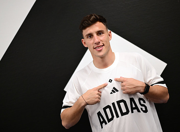 HSV sign Nicolas Capaldo