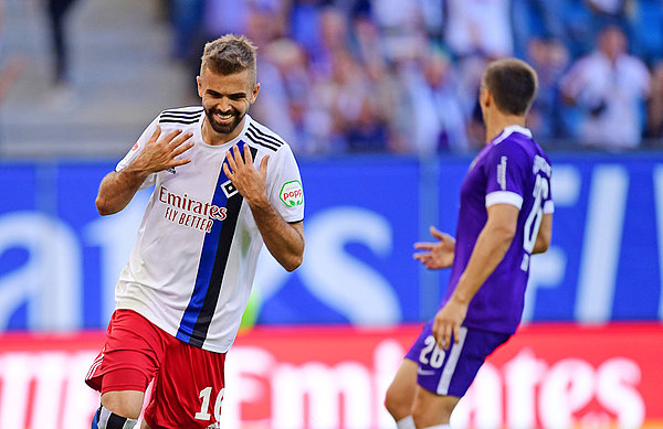 Lukas Hinterseer bejubelt seinen Treffer beim 4:0-Heimsieg gegen Aue. 