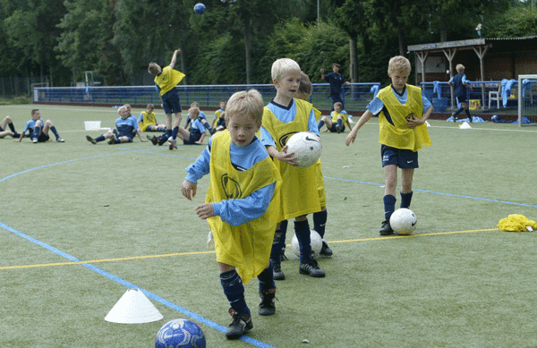 Die HSV-Fußballschule in ihren Anfängen 2003.
