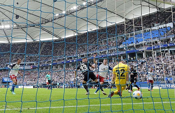 Laszlo Benes fired home his 13th goal of the season against FCK.