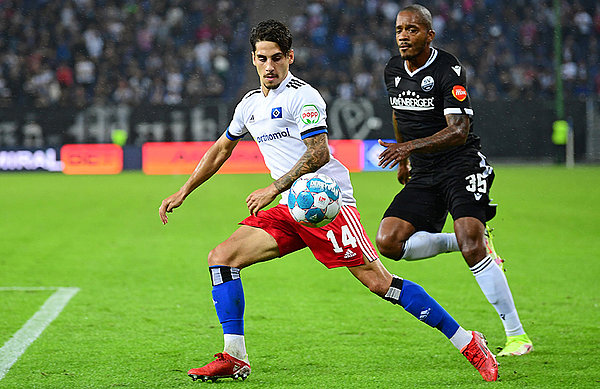 The substitute Reis was the initiator of the late eruption in the Volksparkstadion with his briefly executed corner and the subsequent cross.