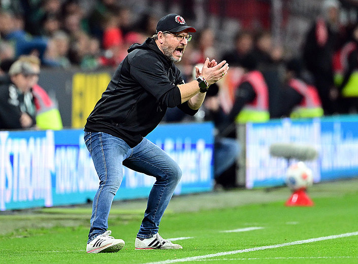 „Stehe lieber am Spielfeldrand als in irgendeinem Container“