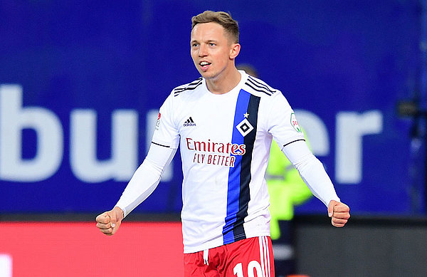 Sonny Kittel jubelt: Auf der linken Außenbahn hatte der flinke Flügelflitzer viele starke Szenen und bereitete in dieser Szene mustergültig das 1:0 durch Bakery Jatta vor.