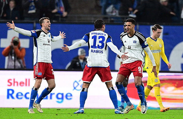 Neue Frisur, erstes Tor: Gui Ramos hatte seinen Lockenkopf gegen eng anliegende Zöpfe getauscht und fabrizierte mit diesen einen unhaltbaren Kopfball, der den HSV mit 1:0 in Führung brachte.