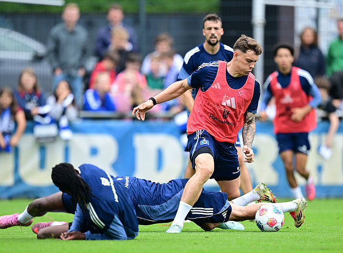Mit Fans, Kids und vollem Haus - der Trainingstag im Volkspark