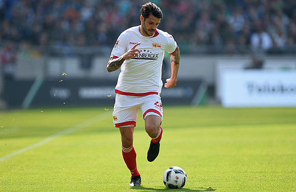 Christopher Trimmel interpretiert seine Rolle als Außenverteidiger sehr offensiv und war in dieser Saison schon an vier Treffern der "Eisernen" beteiligt. FCU-Rechtsverteidiger Christopher Trimmel treibt den Ball.