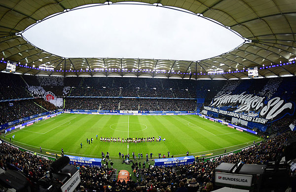 The atmosphere was electric before kick-off, with a display covering the whole of the Nordtribüne from the HSV fans.
