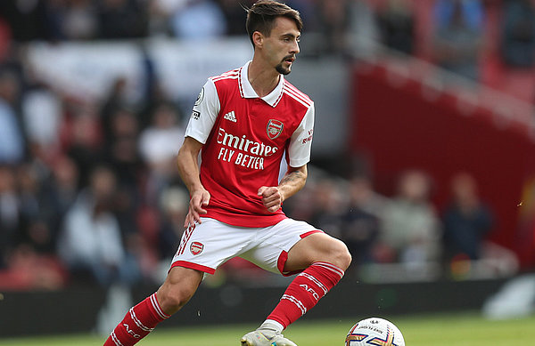 In seinen 49 Pflichtspielen für Arsenal London markierte Vieira drei Tore und zehn Assists. In seinen 49 Pflichtspielen für Arsenal London markierte Vieira drei Tore und zehn Assists.