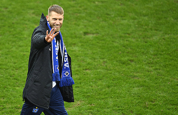 Aaron Hunt hat beim HSV eine Menge erlebt - darunter einen 4:0-Kantersieg im Stadtderby. Nach sechs Jahren HSV sagt der frühere Kapitän nun good bye. Aaron Hunt hat beim HSV eine Menge erlebt - darunter einen 4:0-Kantersieg im Stadtderby. Nach sechs Jahren HSV sagt der frühere Kapitän nun good bye.