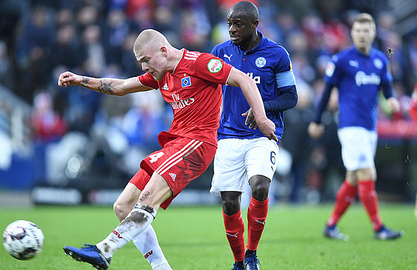 Rick van Drongelen will be looking to get his first win over Holstein Kiel, having lost last year to then-Kiel captain David Kinsombi 3-1 at the Holstein-Stadion.