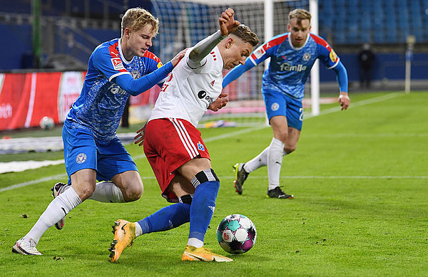 Auch im zweiten Durchgang Aktivposten: Sonny Kittel machte gegen die Kieler ein starkes Spiel und war an nahezu allen Offensivaktionen beteiligt. Auch im zweiten Durchgang Aktivposten: Sonny Kittel machte gegen die Kieler ein starkes Spiel und war an nahezu allen Offensivaktionen beteiligt.