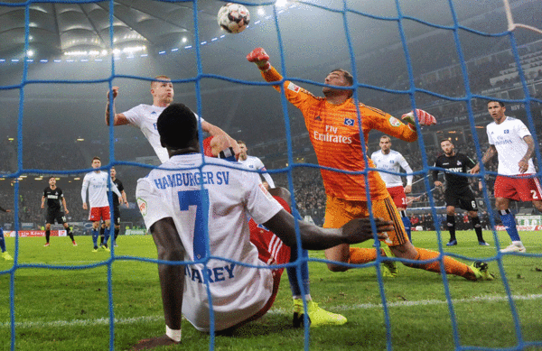 In the previous meeting this season, a 1-0 win in the Volksparkstadion, Julian Pollersbeck made several superb saves to keep a clean sheet. HSV’s number one is likely to feature highly in the return fixture on Monday night.
