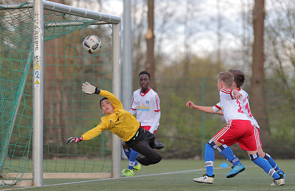 Im Pokal-Viertelfinale besiegte die U13 den VfL Lohbrügge. Im Pokal-Viertelfinale besiegte die U13 den VfL Lohbrügge.