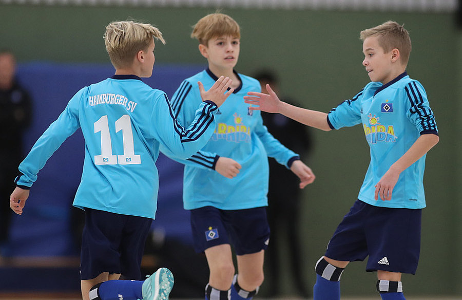 Gib mir fünf! Die U13 möchte auch an diesem Wochenende wieder Grund zur Freude haben. Gib mir fünf! Die U13 möchte auch an diesem Wochenende wieder Grund zur Freude haben.