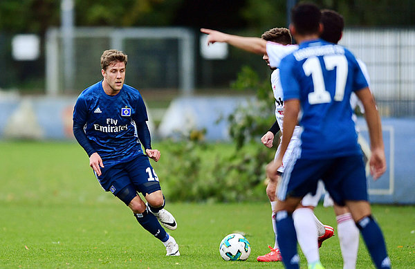Sven Schipplock replaced Andre Hahn in the second half and also scored five times.