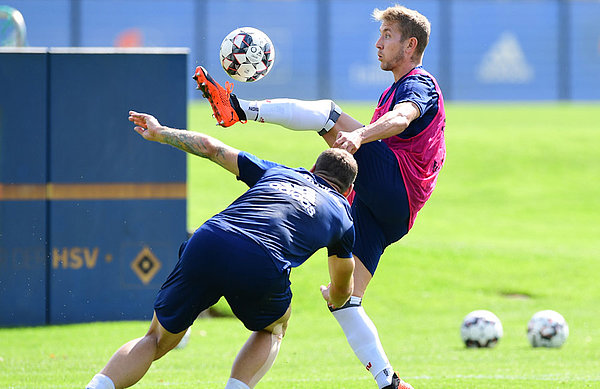 Lewis Holtby und seine Mannschaftskollegen wollen nun auch den Erfolg im Pokal.