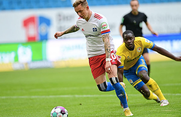 Sonny Kittel ist nicht zu stoppen und erzielt das 2:0 - die frühe Vorentscheidung in diesem Spiel. Sonny Kittel ist nicht zu stoppen und erzielt das 2:0 - die frühe Vorentscheidung in diesem Spiel.