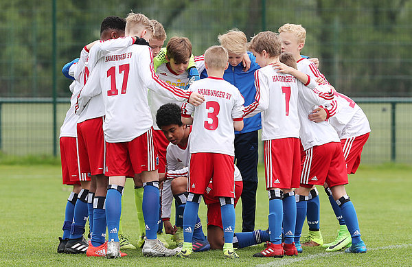 Die U12-Jungs besprechen sich und das Spiel gegen Concordia.