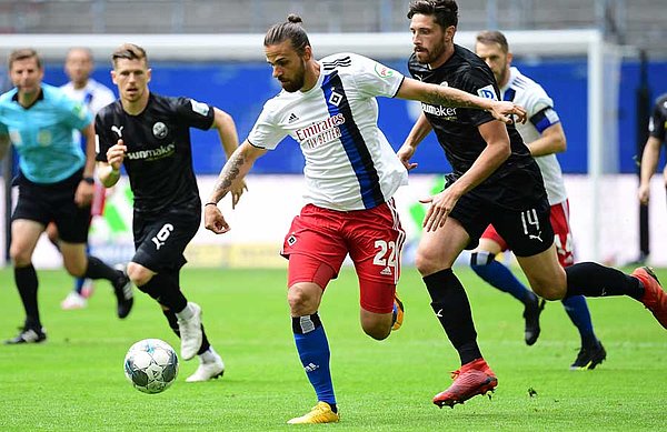 Martin Harnik besaß Ende der ersten Hälfte die beiden besten Gelegenheiten des HSV, blieb im Abschluss aber glücklos. Martin Harnik besaß Ende der ersten Hälfte die beiden besten Gelegenheiten des HSV.