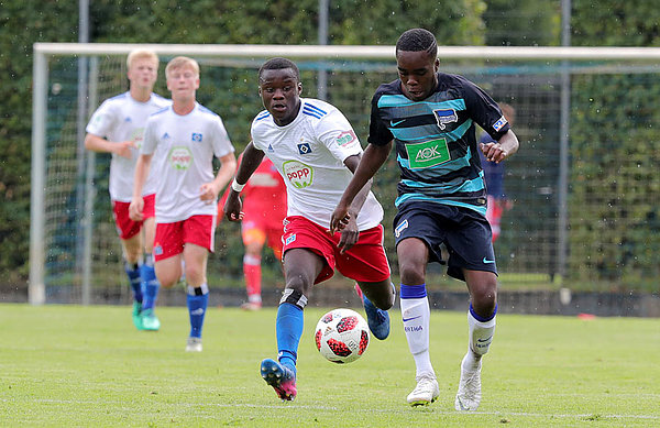 Emanuel Adou (l.) und seine U17-Jungs mussten sich Hertha zum zweiten Mal in dieser Saison geschlagen geben.
