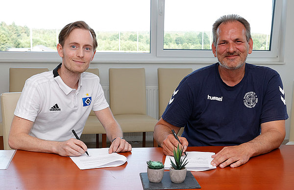 Gezielte Talentförderung in gewohnter Umgebung: Der HSV und der Buchholzer FC freuen sich auf die am 1. Juli beginnende, langfristige Zusammenarbeit. Gezielte Talentförderung in gewohnter Umgebung: Der HSV und der Buchholzer FC freuen sich auf die am 1. Juli beginnende, langfristige Zusammenarbeit.