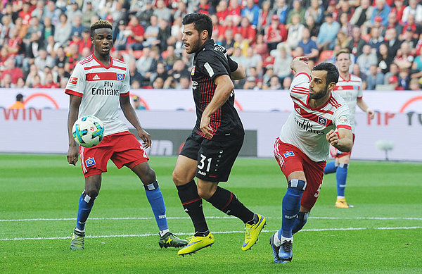 Mavraj challenges two-goal Kevin Volland.