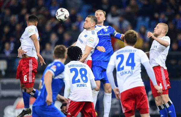 Bis in die Schlussminuten hinein arbeitete die HSV-Defensive nahezu alles weg - und musste dann tatsächlich doch noch den späten Knock-out hinnehmen.