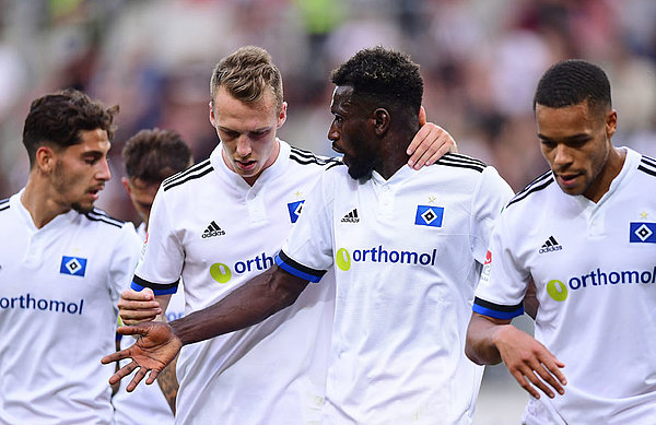 Mittlerweile zählt Bakery Jatta zu den erfahrenen Spielern im Kader des HSV und zu denjenigen, die Verantwortung übernehmen und deren Wort gehört wird.