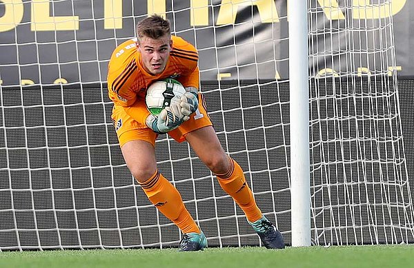 HSV-Keeper Morten Behrens hielt seine Mannschaft mehrfach im Spiel.