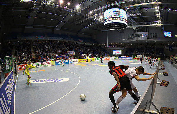 Volle Tribünen und gute Stimmung! Die U15 kann sich auf den Pape-Cup in Magdeburg freuen.