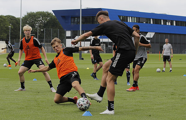 Bereits beim ersten Training der neuen Saison ging es direkt intensiv zur Sache.