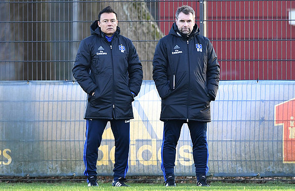 Zwei mit Derbyerfahrung: Bernd Hollerbach und Rodolfo Cardoso standen als Spieler selbst im HSV-Trikot gegen Bremen auf dem Platz.