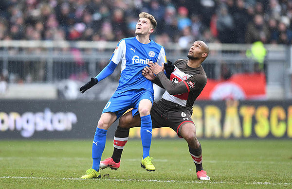 Marvin Ducksch, playing against then-parent club St. Pauli, showed his credentials with 18 goals for Holstein Kiel in 2017/18.