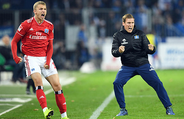 Fiete Arp und Hannes Wolf jubeln.