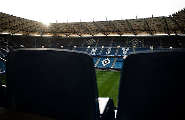 Die Stadion-Tour ermöglicht einen einzigartigen Einblick ins Innere des Volksparkstadions an einem Spieltag. Die Stadion-Tour ermöglicht einen einzigartigen Einblick ins Innere des Volksparkstadions an einem Spieltag.