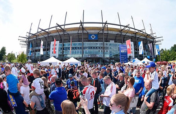 Dass sich bald wieder die HSV-Fans am und im Volksparkstadion tummeln können, darauf hofft natürlich auch Frank Wettstein. Dass sich bald wieder die HSV-Fans am und im Volksparkstadion tummeln können, darauf hofft natürlich auch Frank Wettstein.