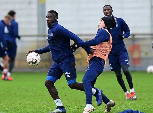 With Orel Mangala and Vasilijie Janjicic suspended, it looks as though Gotoku Sakai will start in defensive midfield.