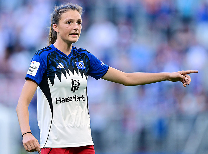 Lotta Wrede erhält Fritz-Walter-Medaille in Silber