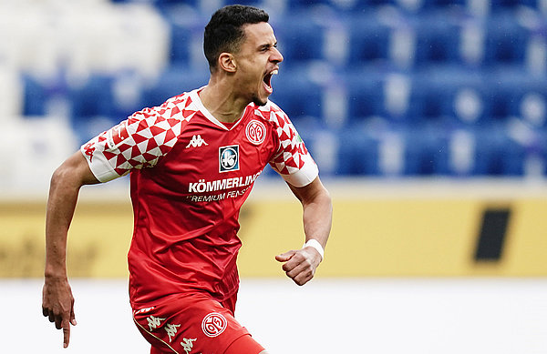 Kennt das Gefühl, in der Bundesliga ein Tor zu erzielen: Robert Glatzel freut sich über seinen Treffer für den 1. FSV Mainz 05 bei der TSG Hoffenheim im Jahr 2021. Kennt das Gefühl, in der Bundesliga ein Tor zu erzielen: Robert Glatzel freut sich über seinen Treffer für den 1. FSV Mainz 05 bei der TSG Hoffenheim im Jahr 2021.