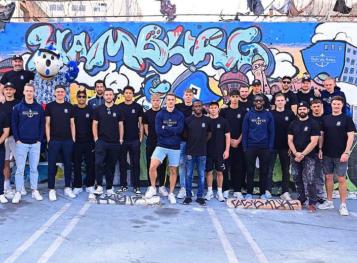 USA Tour: HSV x HAMBURG X LA - Red Shorts leave graffiti behind