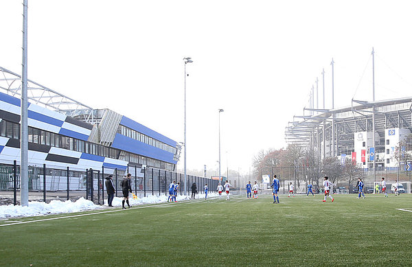 Zwischen HSV-Campus und Volksparkstadion gewann unsere U17 am Samstag mit 9:0 gegen Rostock.