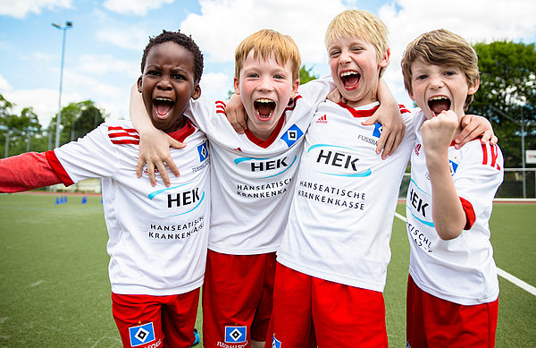 Bei den Camps der HSV-Fußballschule haben die Kids sichtlich Spaß.