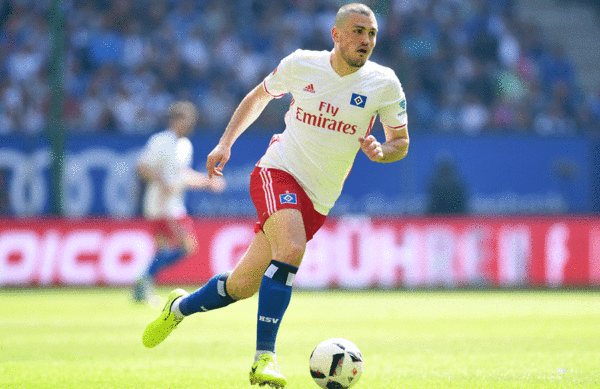 Kyriakos Papadopoulos bleibt beim HSV am Ball.