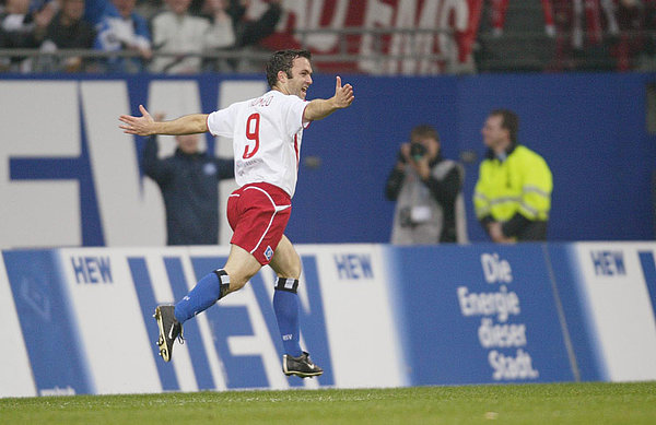 Der Argentinier Bernardo Romeo erzielt das zwischenzeitliche 2:1 beim 3:2-Sieg gegen K'lautern. Der Argentinier Bernardo Romeo erzielt das zwischenzeitliche 2:1 beim 3:2-Sieg gegen K'lautern.