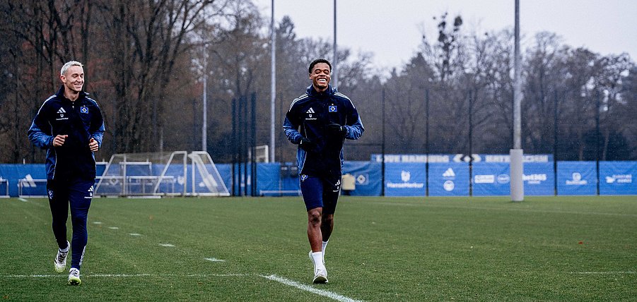 Warmed Omari erstmals auf dem Trainingsplatz