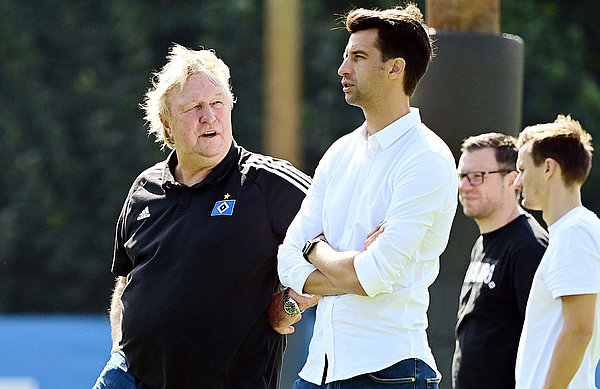  Important communication and permeability: Director of Young Talent Horst Hrubesch and Jonas Boldt exchange ideas regularly.